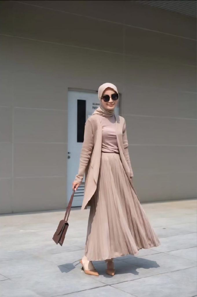 pleated skirt outfit kondangan