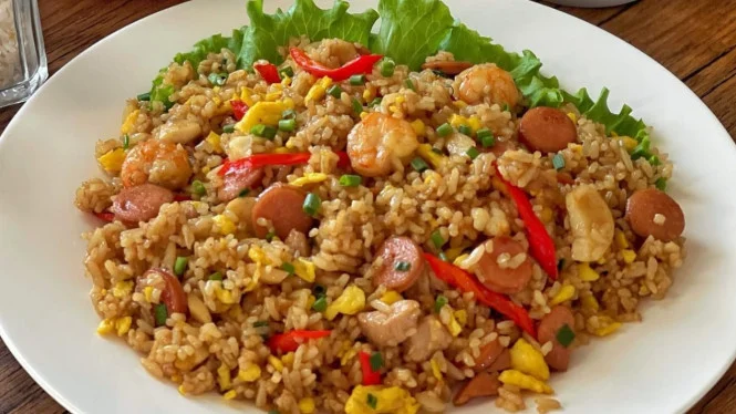 menu sahur: nasi goreng sosis