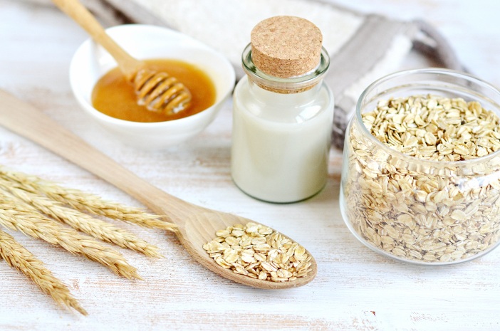 Masker Wajah Alami Oatmeal dan Madu