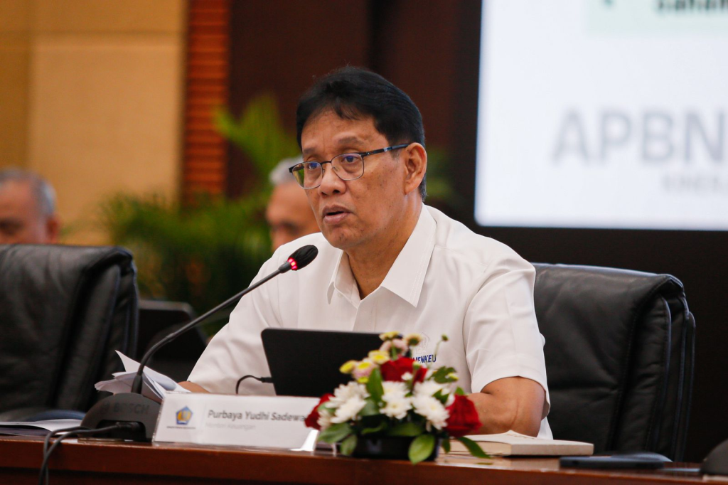 Menteri Keuangan Indonesia Purbaya Yudhi Sadewa menanggapi kasus alumni LPDP