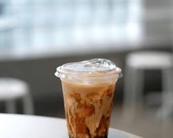Es kopi susu gula aren Lawson Indonesia