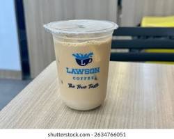 Es kopi susu gula aren Lawson Indonesia