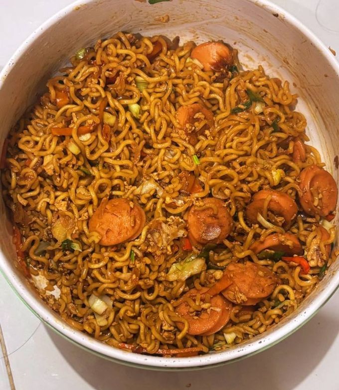 menu sahur: mie goreng sosis
