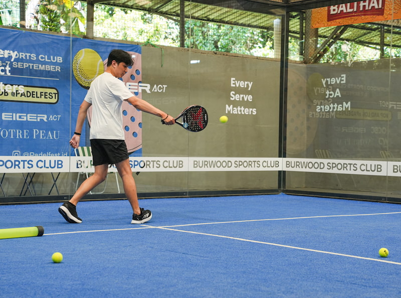 manfaat olahraga padel yang sedang populer